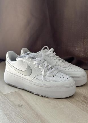 Кросівки nike court vision alta leather dm0113-101