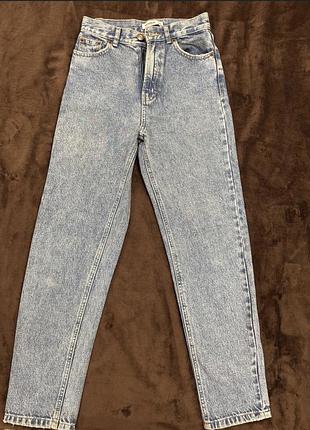 Джинси жіночі pull&bear мом блакитні розмір eur 32 (xs)
