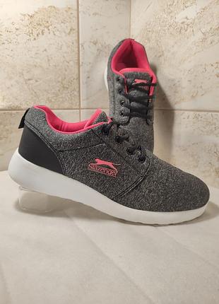 Легкие кроссовки от slazenger