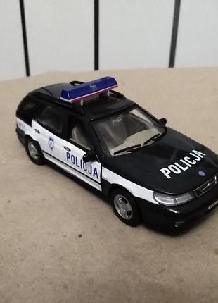 Саб 9.5 комби полиция польши машинка металл 1/43 cararama