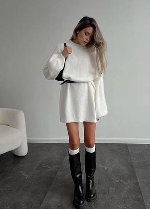 Платье базовое молочное с ремнем