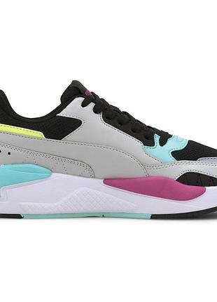 Яскраві кросівки puma