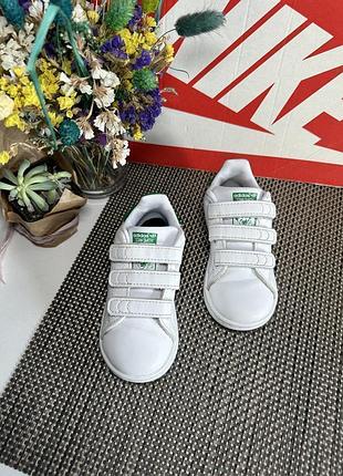 Оригінальні кросівки на липучках adidas 8