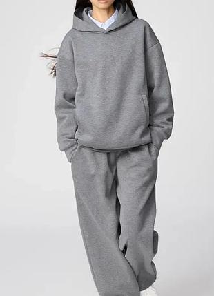 Костюм uniqlo. модель унісекс