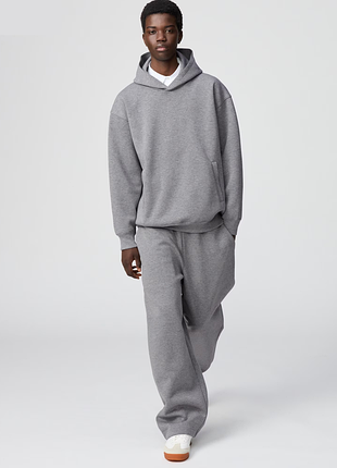 Костюм uniqlo. модель унісекс 2