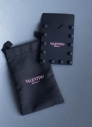 Фирменный картхолдер наклейка на телефон valentino beauty rockstud