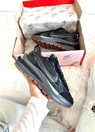 Nike x sacai vaporwaffle black gum