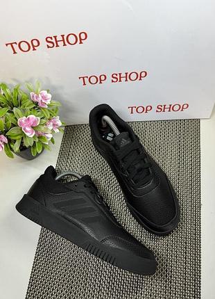 Оригінальні кросівки adidas нові