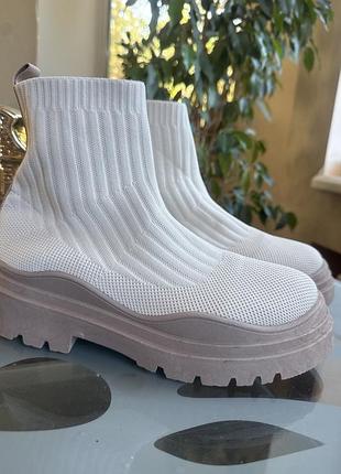 Черевики жіночі
