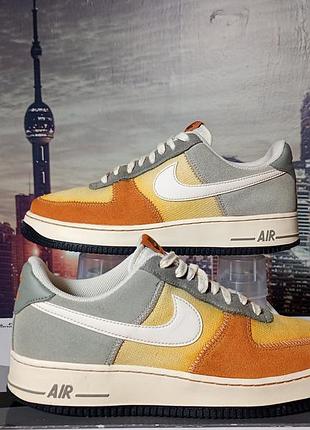 Кроссовки nike air force 1 '07 lv8 "rugged orange/sundial" 
(артикул: fz6684-001). размер 44, длина стельки 28 см, страна производитель вьетнам оригин