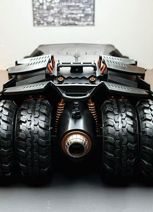 Batmobile 2005 масштаб 1:18 9