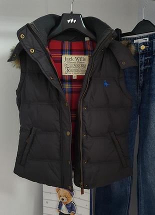 Безрукавка бренд jack wills
под руками 46 5