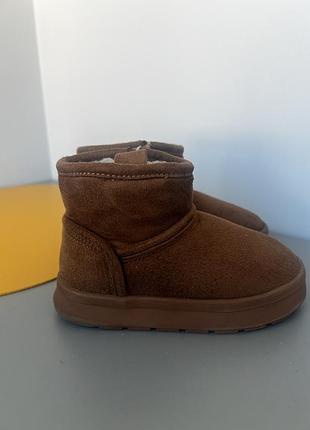 Zara зимові уггі / черевики, р.24