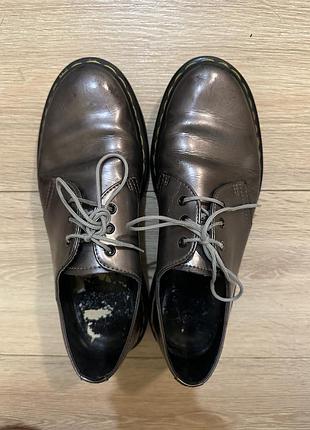 Dr. martens, легендарные туфли. серебристые. 2