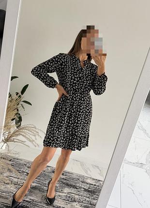 Чорна сукня з квітковим принтом mng 🌷