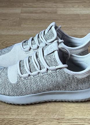 Кроссовки adidas оригинал в идеальном состоянии 37 размер