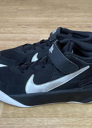 Кроссовки nike оригинал в отличном состоянии 39 размер