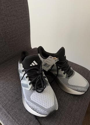 Кроссовки adidas новые