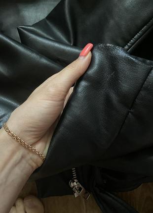 Кожанка черная zara 5