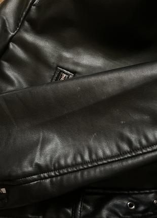 Кожанка черная zara 4
