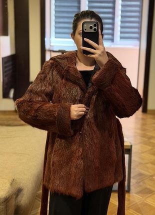 Шуба бордового кольору
