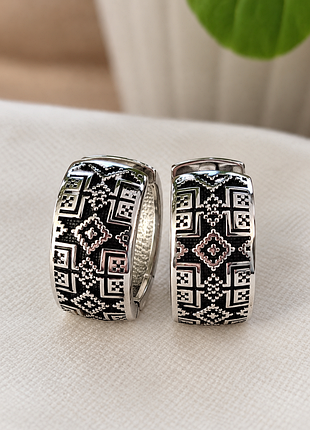Продам новые серебряные серьги-конго