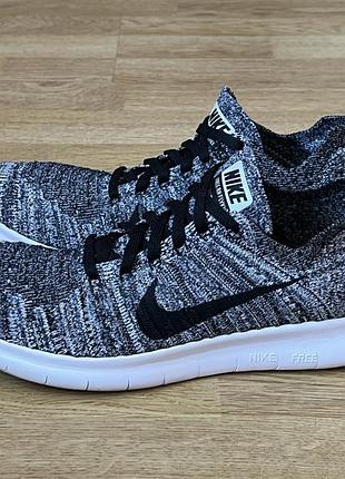 Кроссовки nike оригинал в идеальном состоянии 37 размер