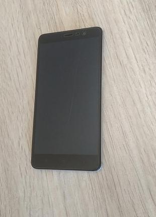 На деталі xiaomi redmi note 3 не включається