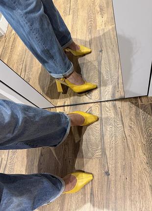 Яскраві шкіряні туфлі слінгбеки m&s, р 40.5 (26 см), нові
