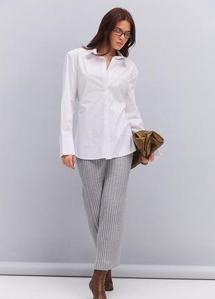 Молочная рубашка oversize с объемными плечами 3