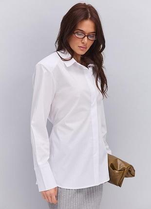 Молочная рубашка oversize с объемными плечами 8