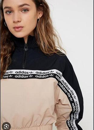 Ветровка adidas на лампасах
