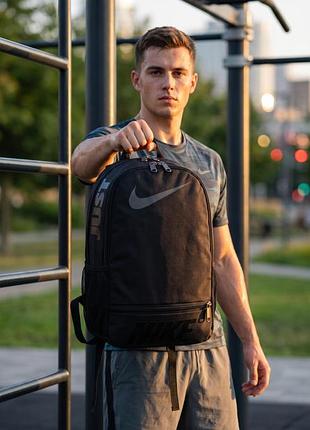 Рюкзак loft чорний nike з великим чорним лого