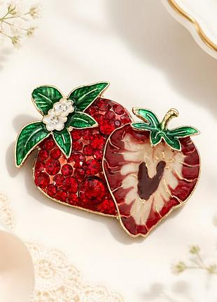 🍓✨ яскрава брошка «полуниця / полунички» з кристалами та емаллю 💎