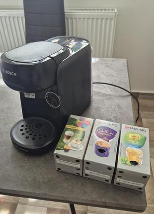 Капсульная кофеварка Tassimo finesse black.в идеальном состоянии, + подарок, новые упаковки капсул чай, горячий шоколад и кофе