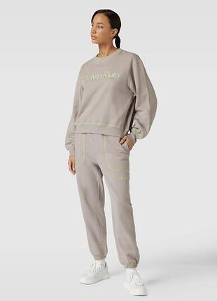 Крутезний костюм calvin klein 2