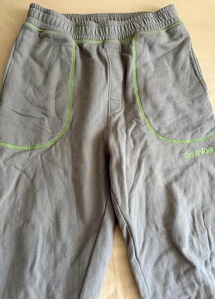 Крутезний костюм calvin klein 5