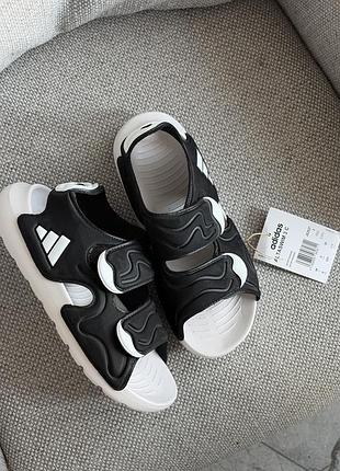 Босоніжки adidas