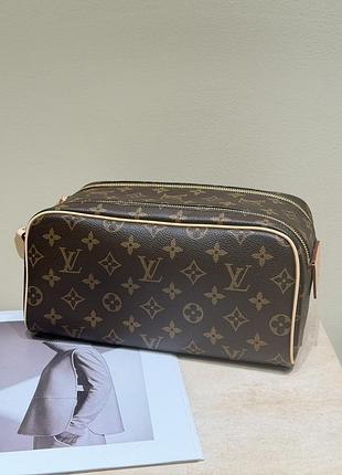 Коричневая кожаная косметичка сумка louis vuitton toilet dopp kit pouch eclipse луи виттон несессер lv