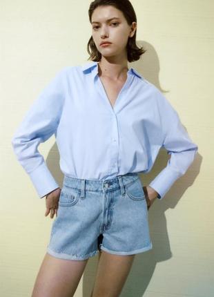 Жіноча блакитна сорочка оверсайз від бренду zara