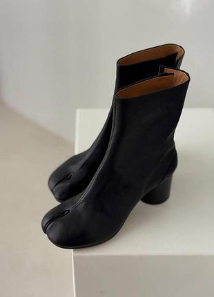 Женские черные кожаные ботильоны таби maison margiela ботинки из кожи tabi мейсон марджела сапоги