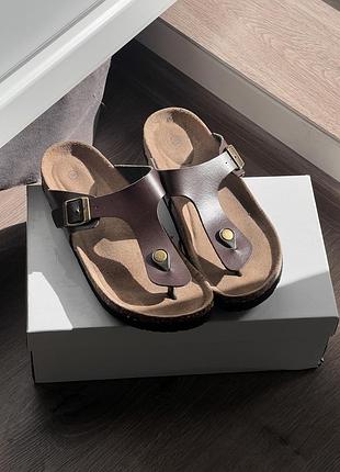 Шльопанці під birkenstock