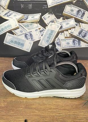 Кросівки adidas cloud foam, жіночі, мають чорний колір, розмір 40 , розмір устіллки 25/25,5 сантиметрів.