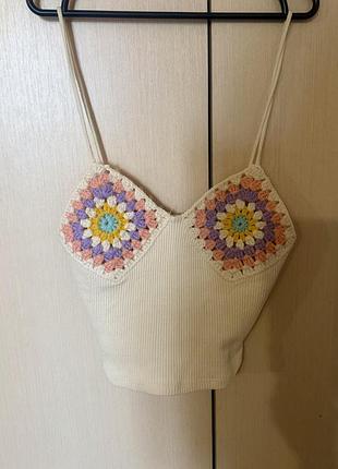 Кроп топ трикотажний мʼяка чашка в рубчик на тонких брітелях бежевий zara xs, s