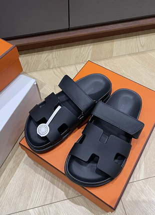 Женские кожаные чёрные шлёпанцы hermes chypre тапочки гермес на плоской подошве шипры 38