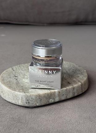 Кремовый хайлайтер для естественного сияния trinny london the right light illuminator starlight 4 г