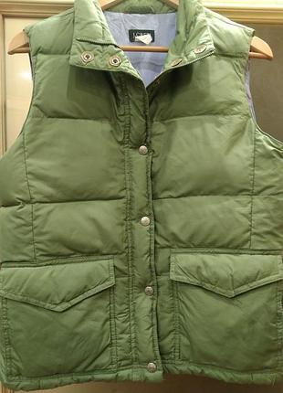 J.crew (m). шикарная пуховка-жилетка темно-салатового цвета. унисекс