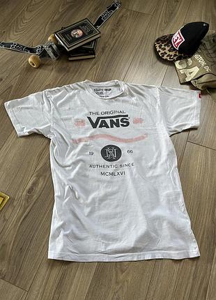 Футболка vans вінтажна розмір m