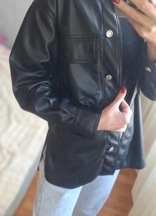 Женская кожаная рубашка bershka