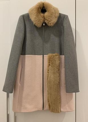 Max mara укороченное пальто серо-розового цвета, украшенное рыжим искусственным мехом ( можно отстегнуть)